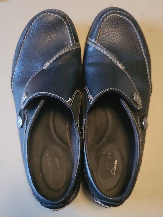 Clarks Shoes - Clarks Brand Black Slip In Shoes With Button Sides.  Size 7-1/2M.